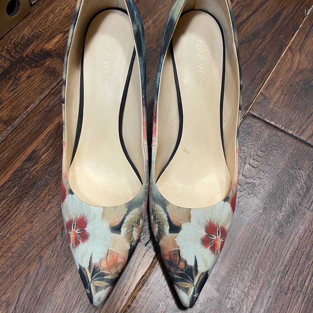 Floral material 3 1/2 inch heel